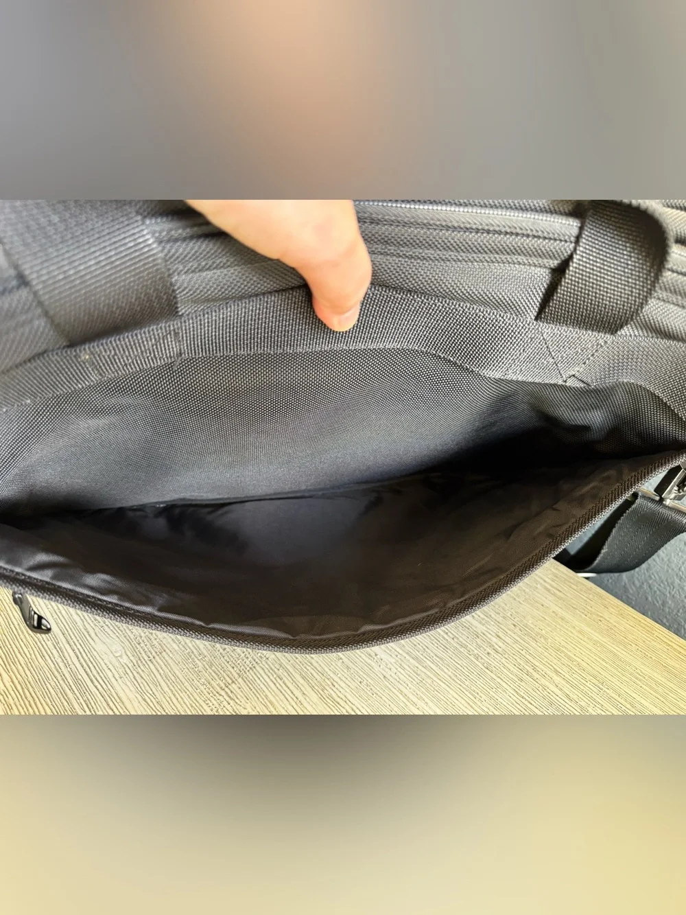 Victorinox Swiss Army Expanding Laptop Briefcase with Padded Shoulder Strap